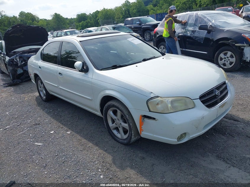 2001 Nissan Maxima VIN JN1CA31D81T818513 IAAI salvage auction — FRONT END, Clear (Virginia), sold $25 on 2026-07-21 (photo 1)