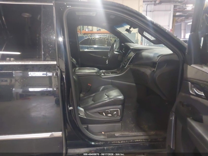 2018 Cadillac Escalade VIN 1GYS4DKJ1JR165105 IAAI salvage auction — REAR END, Salvage Title, sold $10,400 on 2026-07-30 (photo 5)