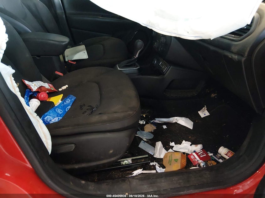2019 Jeep Renegade VIN ZACNJBBB8KPJ79671 IAAI salvage auction — REAR END, Salvage (Tennessee), sold $625 on 2026-08-17 (photo 5)