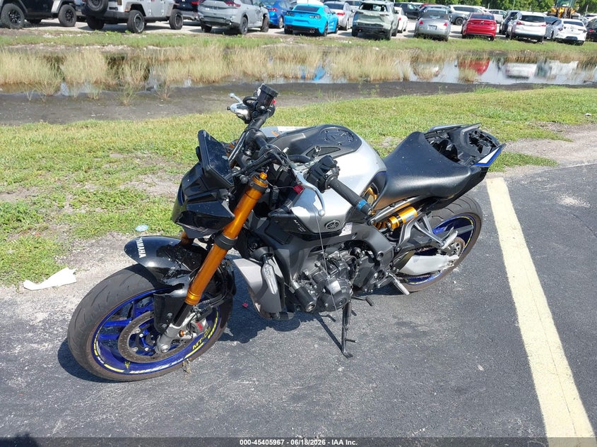 2024 Yamaha Mt VIN JYARN95E3RA000546 IAAI salvage auction — FRONT END, Rebuildable (Florida), sold $3,600 on 2026-07-28 (photo 2)
