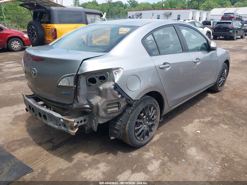 2013 Mazda 3 VIN JM1BL1U79D1705716 IAAI salvage auction — REAR END, Salvage - Greater Than 75% (Maryland), sold $900 on 2026-07-28 (photo 4)