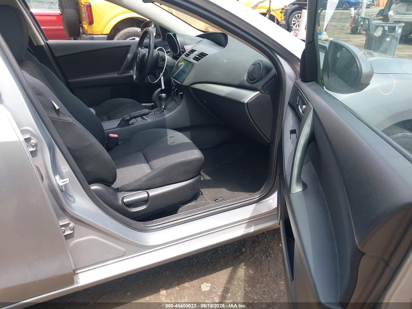 2013 Mazda 3 VIN JM1BL1U79D1705716 IAAI salvage auction — REAR END, Salvage - Greater Than 75% (Maryland), sold $900 on 2026-07-28 (photo 5)