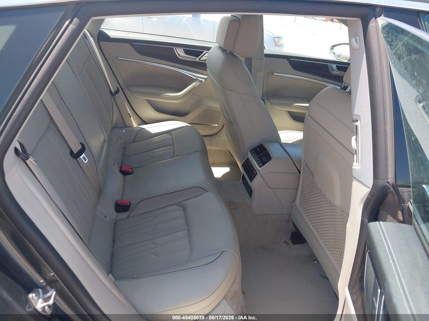 2019 Audi A7 VIN WAUV2BF23KN090784 IAAI salvage auction — FRONT END, Rebuildable (Florida), sold $13,200 on 2026-07-08 (photo 8)