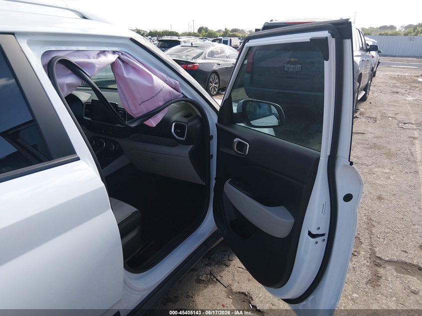 2025 Hyundai Venue VIN KMHRC8A39SU416447 IAAI salvage auction — FRONT END, Salvage Title, sold $4,750 on 2026-08-01 (photo 5)