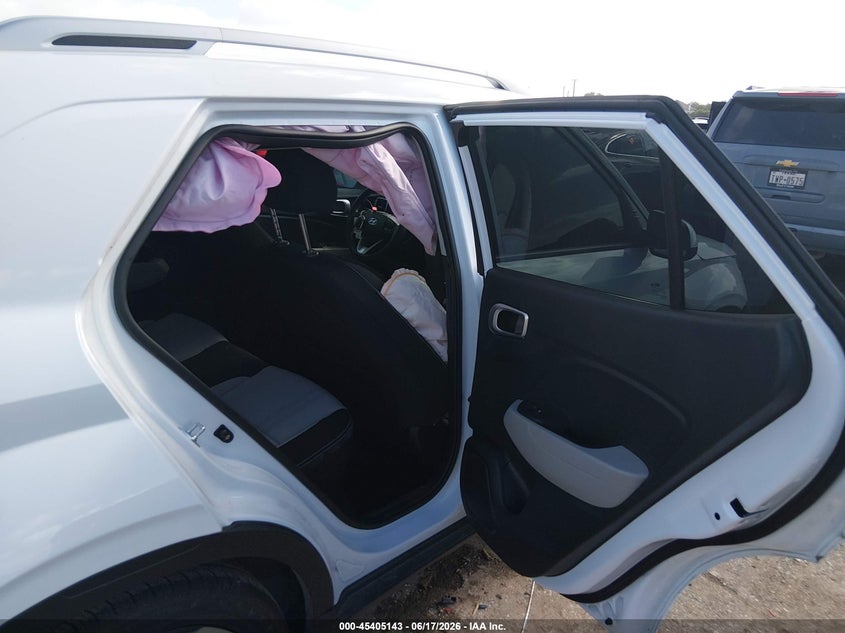 2025 Hyundai Venue VIN KMHRC8A39SU416447 IAAI salvage auction — FRONT END, Salvage Title, sold $4,750 on 2026-08-01 (photo 8)