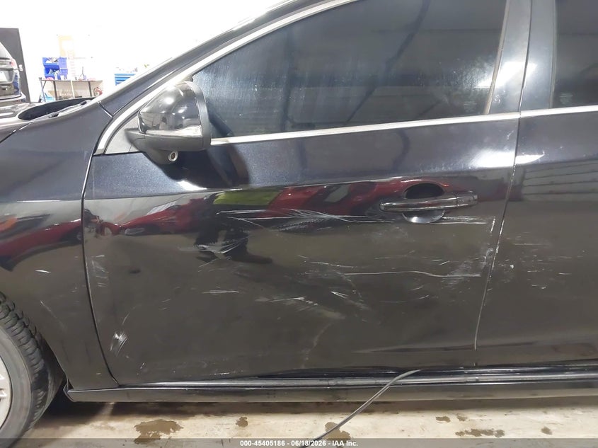 2012 Volvo S60 VIN YV1902FH8C2089951 IAAI salvage auction — LEFT SIDE, Salvage (Kansas), sold $475 on 2026-08-04 (photo 6)
