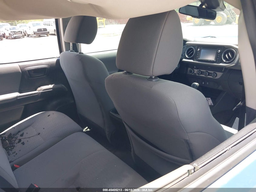 2019 Toyota Tacoma VIN 5TFCZ5AN7KX179495 IAAI salvage auction — ROOF, Salvage (Pennsylvania), sold $11,200 on 2026-07-08 (photo 8)
