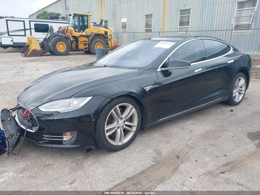 2015 Tesla Model s VIN 5YJSA1E28FF103716 IAAI salvage auction — RIGHT FRONT, Salvage Title, sold $925 on 2026-07-21 (photo 2)