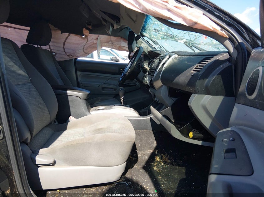 2013 Toyota Tacoma VIN 5TFLU4EN0DX056868 IAAI salvage auction — ROLLOVER, Salvage Title, sold $2,400 on 2026-07-29 (photo 5)
