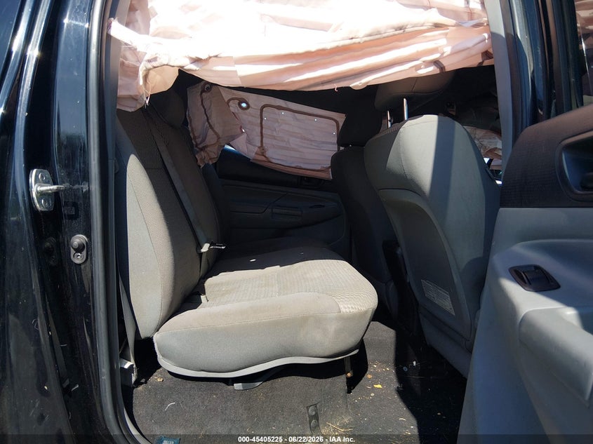 2013 Toyota Tacoma VIN 5TFLU4EN0DX056868 IAAI salvage auction — ROLLOVER, Salvage Title, sold $2,400 on 2026-07-29 (photo 8)