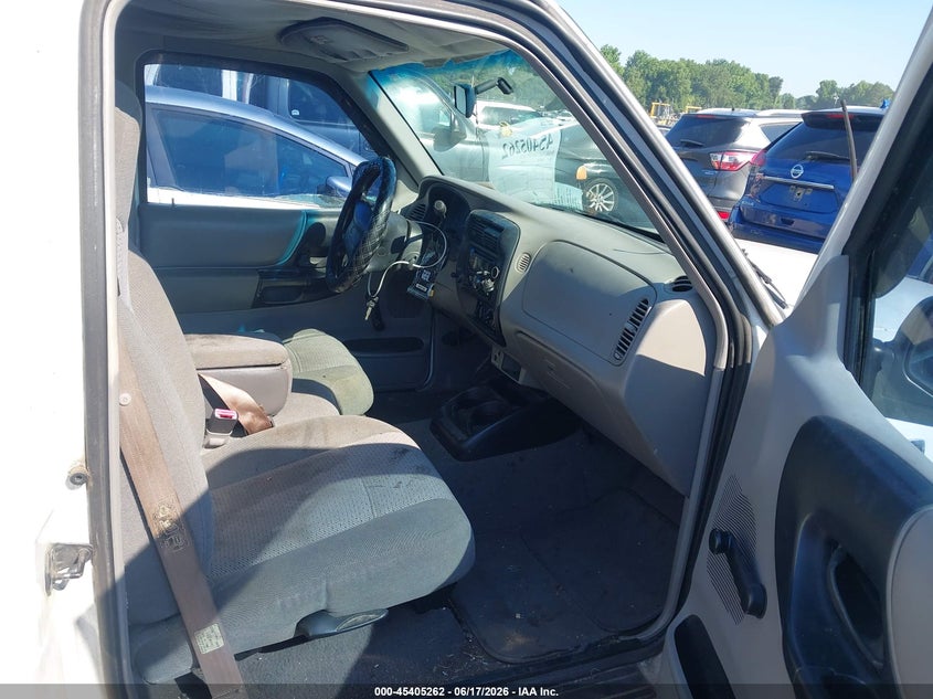 2000 Mazda B3000 VIN 4F4YR12V5YTM26999 IAAI salvage auction — NORMAL WEAR, Clear-Dealer Only (North Carolina), sold $450 on 2026-07-06 (photo 5)
