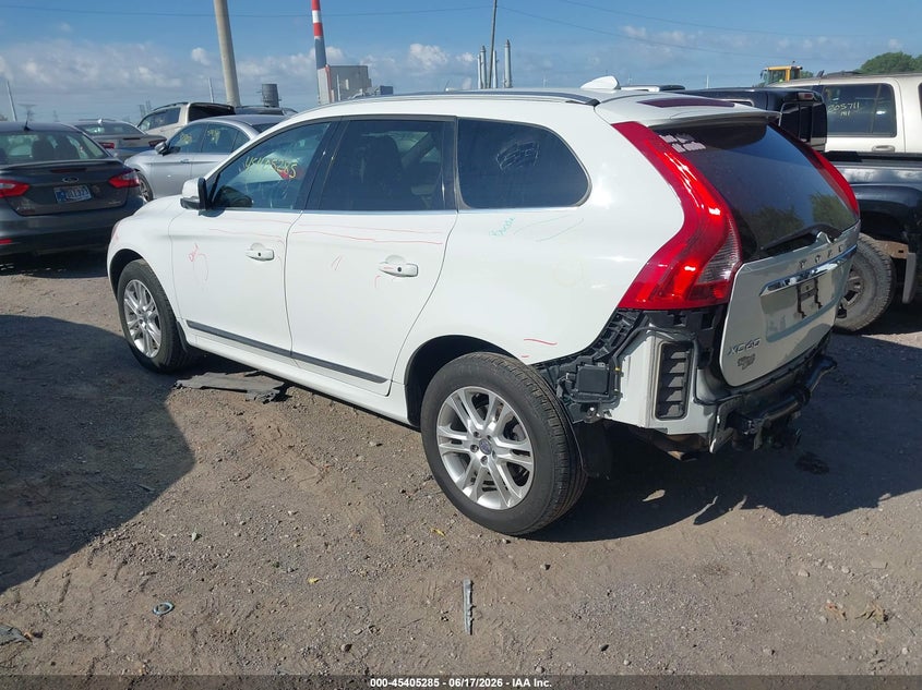 2015 Volvo Xc60 VIN YV4612RM1F2724458 IAAI salvage auction — FRONT & REAR, Salvage Title, sold $850 on 2026-08-18 (photo 3)