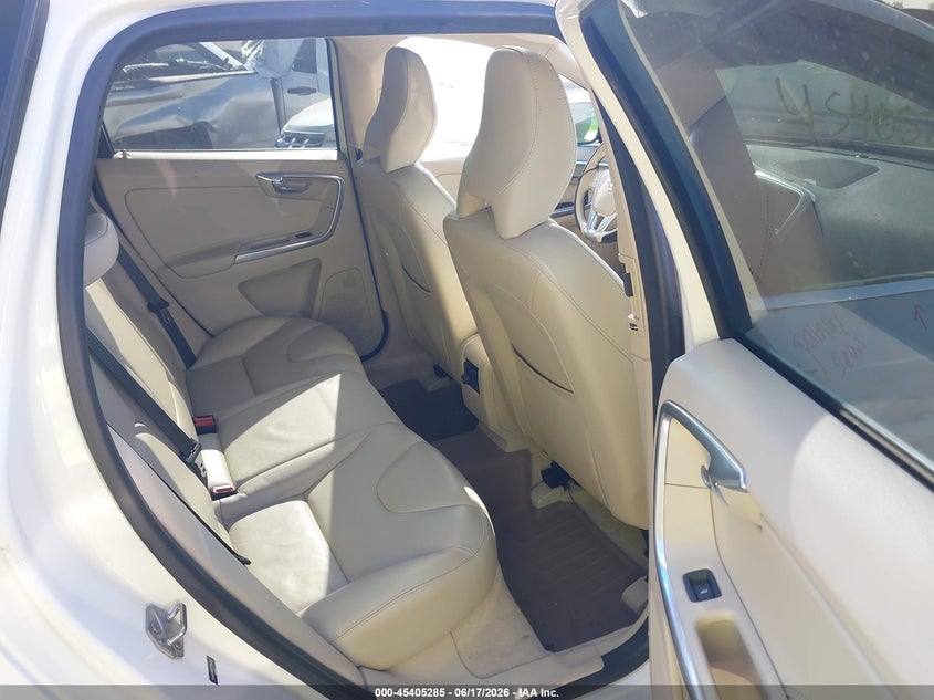 2015 Volvo Xc60 VIN YV4612RM1F2724458 IAAI salvage auction — FRONT & REAR, Salvage Title, sold $850 on 2026-08-18 (photo 8)