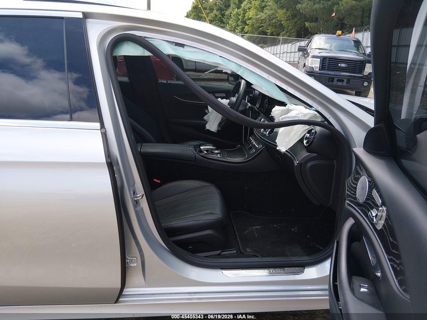 2019 Mercedes-benz E-klasse VIN WDDZF4JB8KA604914 IAAI salvage auction — FRONT END, Salvage Title, sold $6,400 on 2026-08-06 (photo 5)