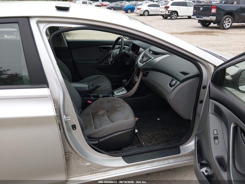 2011 Hyundai Elantra VIN KMHDH4AE4BU117230 IAAI salvage auction — REAR END, Salvage (New Jersey), sold $375 on 2026-07-28 (photo 5)