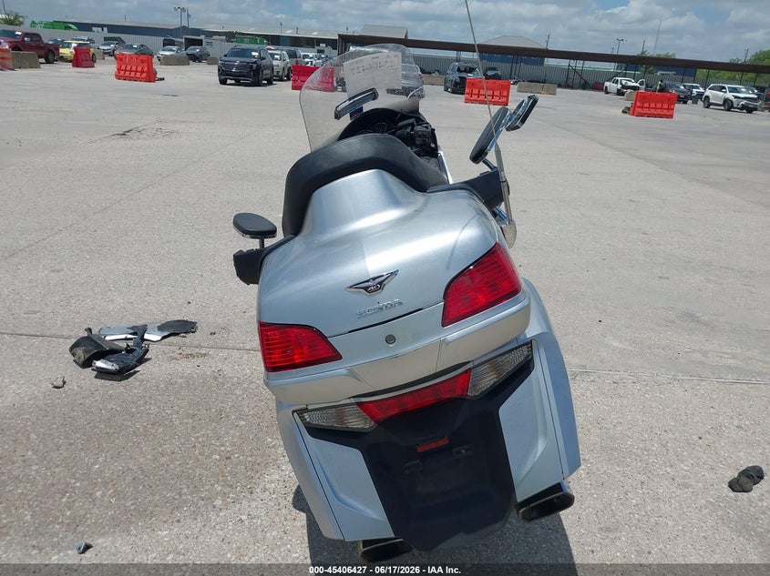2015 Honda VIN JH2SC68G9FK300581 IAAI salvage auction — ALL OVER, Salvage Title, sold $775 on 2026-07-29 (photo 6)