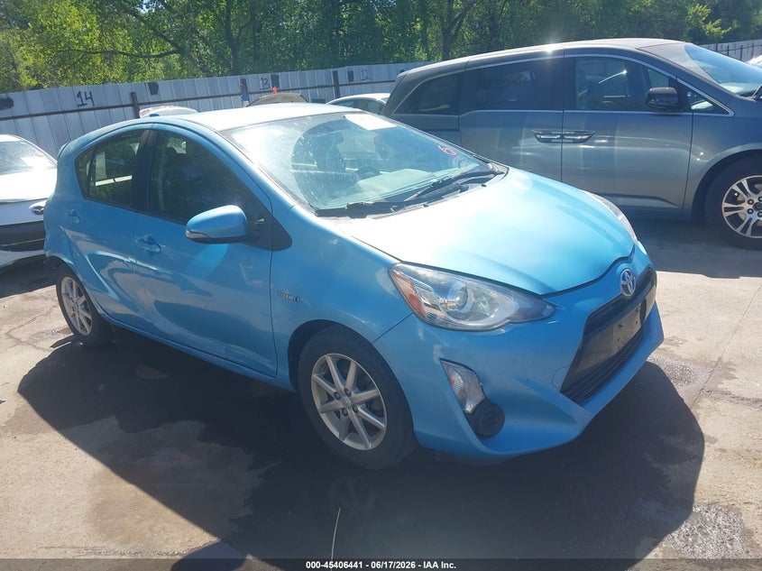 2015 Toyota Prius c VIN JTDKDTB37F1113095 IAAI salvage auction — REAR END, Salvage Title, sold $1,500 on 2026-07-30 (photo 1)
