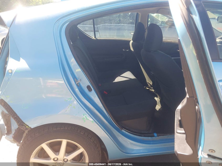 2015 Toyota Prius c VIN JTDKDTB37F1113095 IAAI salvage auction — REAR END, Salvage Title, sold $1,500 on 2026-07-30 (photo 8)