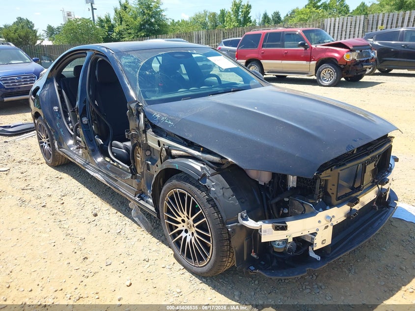 2026 Mercedes-benz VIN W1KAF4HB3TR302713 IAAI salvage auction — RIGHT SIDE, Salvage Title, sold $21,600 on 2026-07-27 (photo 1)