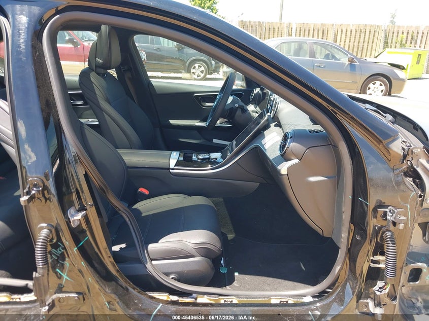 2026 Mercedes-benz VIN W1KAF4HB3TR302713 IAAI salvage auction — RIGHT SIDE, Salvage Title, sold $21,600 on 2026-07-27 (photo 5)