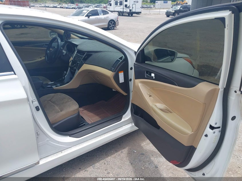 2012 Hyundai Sonata VIN KMHEC4A48CA020965 IAAI salvage auction — FRONT END, Clear (Florida), sold $700 on 2026-07-23 (photo 5)