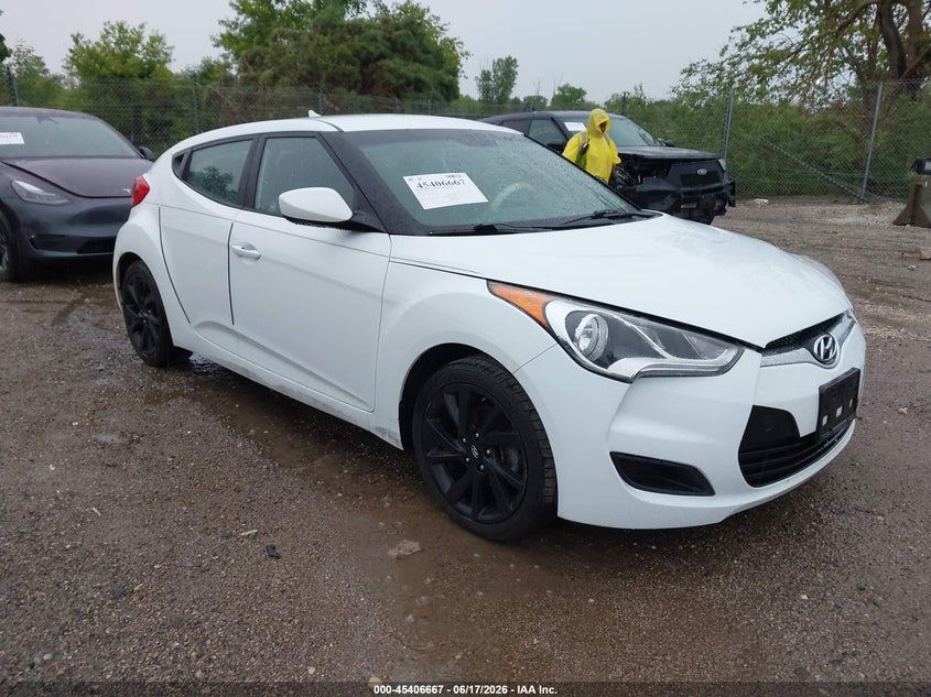 2016 Hyundai Veloster VIN KMHTC6AD4GU264796 IAAI salvage auction — LEFT SIDE, Clear (Wisconsin), sold $1,500 on 2026-07-28 (photo 1)