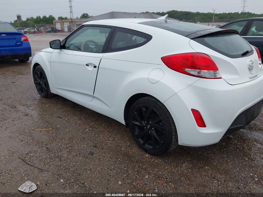 2016 Hyundai Veloster VIN KMHTC6AD4GU264796 IAAI salvage auction — LEFT SIDE, Clear (Wisconsin), sold $1,500 on 2026-07-28 (photo 3)