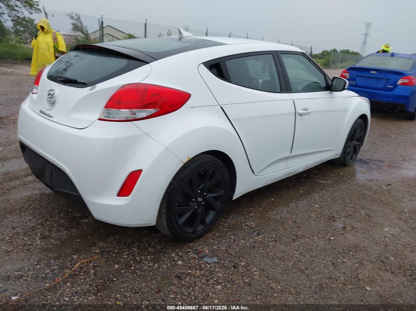 2016 Hyundai Veloster VIN KMHTC6AD4GU264796 IAAI salvage auction — LEFT SIDE, Clear (Wisconsin), sold $1,500 on 2026-07-28 (photo 4)