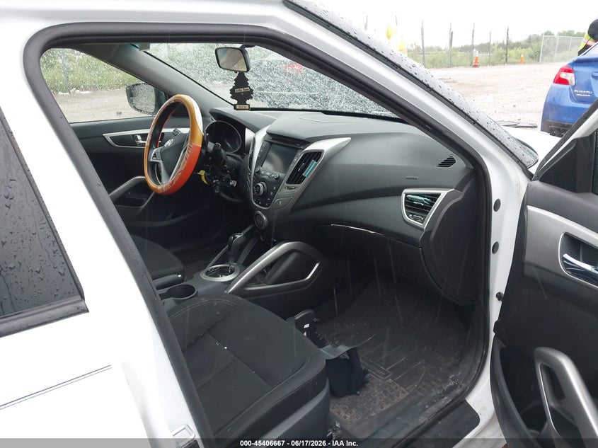 2016 Hyundai Veloster VIN KMHTC6AD4GU264796 IAAI salvage auction — LEFT SIDE, Clear (Wisconsin), sold $1,500 on 2026-07-28 (photo 5)