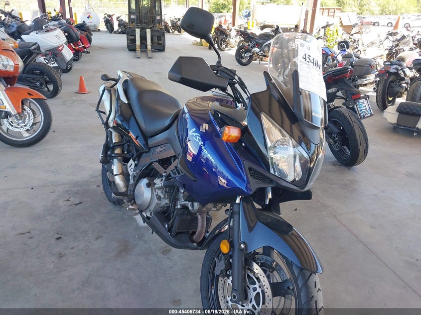 2005 Suzuki Dl1000 VIN JS1VT53A252100671 IAAI salvage auction — RIGHT SIDE, Clear (Washington), sold $650 on 2026-07-07 (photo 1)