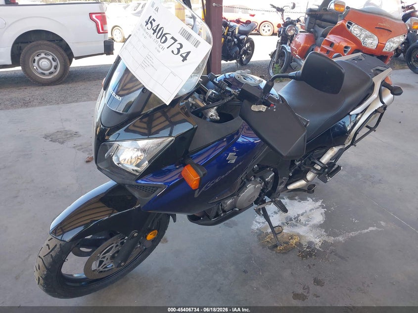 2005 Suzuki Dl1000 VIN JS1VT53A252100671 IAAI salvage auction — RIGHT SIDE, Clear (Washington), sold $650 on 2026-07-07 (photo 2)