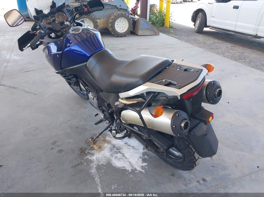 2005 Suzuki Dl1000 VIN JS1VT53A252100671 IAAI salvage auction — RIGHT SIDE, Clear (Washington), sold $650 on 2026-07-07 (photo 3)