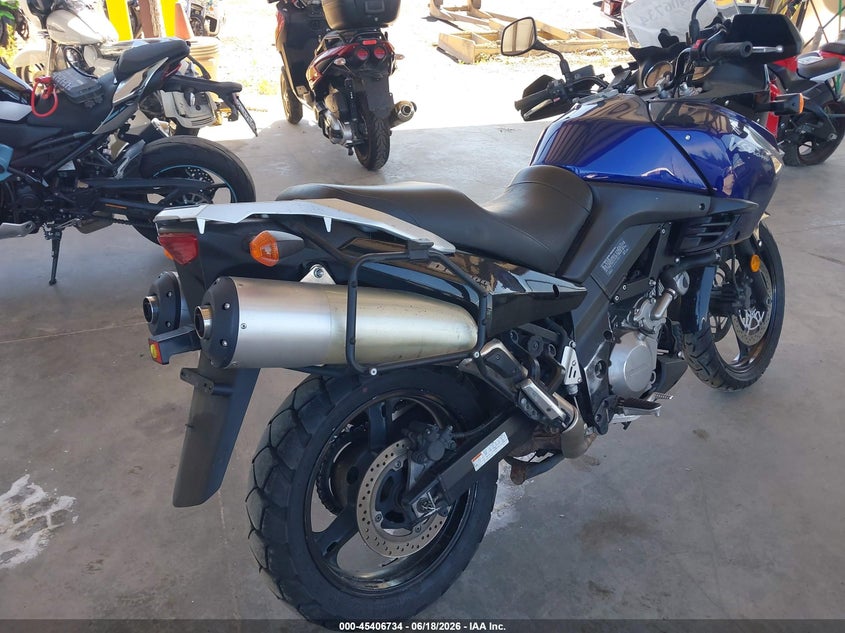2005 Suzuki Dl1000 VIN JS1VT53A252100671 IAAI salvage auction — RIGHT SIDE, Clear (Washington), sold $650 on 2026-07-07 (photo 4)