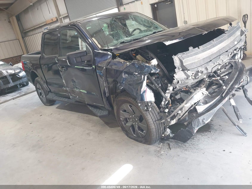 2024 Ford VIN 1FT6W5L73RWG05767 IAAI salvage auction — FRONT END, Salvage Title, sold $10,500 on 2026-07-30 (photo 1)
