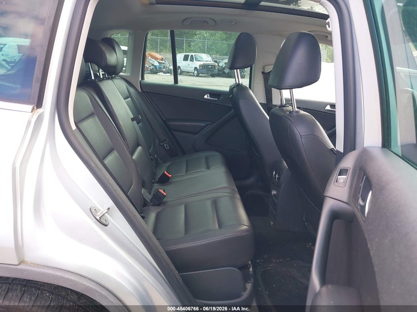 2012 Volkswagen Tiguan VIN WVGBV7AX7CW569472 IAAI salvage auction — NORMAL WEAR, Clear (Massachusetts), sold $425 on 2026-07-17 (photo 8)