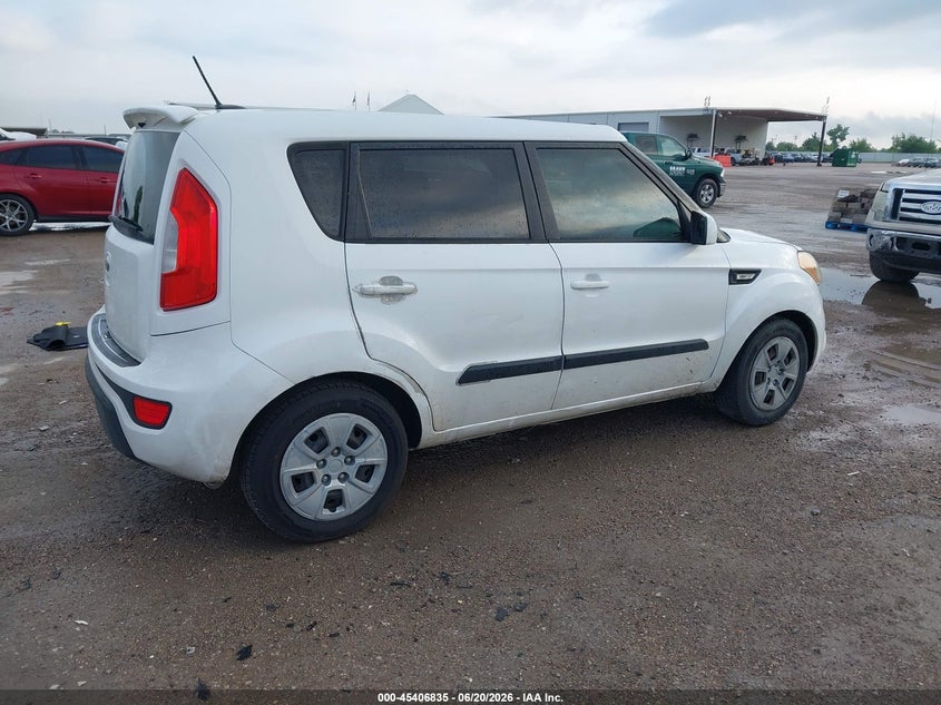 2013 Kia Soul VIN KNDJT2A5XD7484290 IAAI salvage auction — FRESH WATER, Clear (Missouri), sold $375 on 2026-07-22 (photo 4)