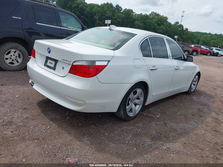 2007 BMW 5 series VIN WBANE53587CW61308 IAAI salvage auction — NORMAL WEAR, Clear (Alabama), sold $300 on 2026-07-15 (photo 4)