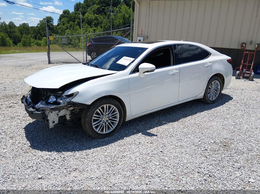 2013 Lexus ES VIN JTHBK1GG4D2004847 IAAI salvage auction — FRONT & REAR, Salvage (Kentucky), sold $2,900 on 2026-07-31 (photo 2)