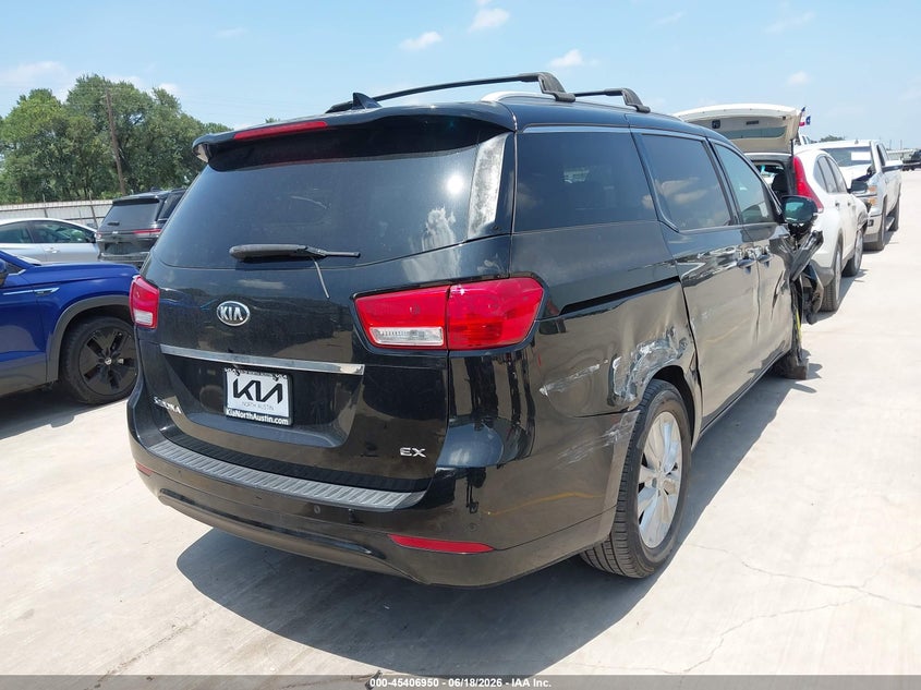 2016 Kia SEDONA VIN KNDMC5C18G6146972 IAAI salvage auction — SIDE, Salvage (Texas), sold $1,750 on 2026-07-21 (photo 4)