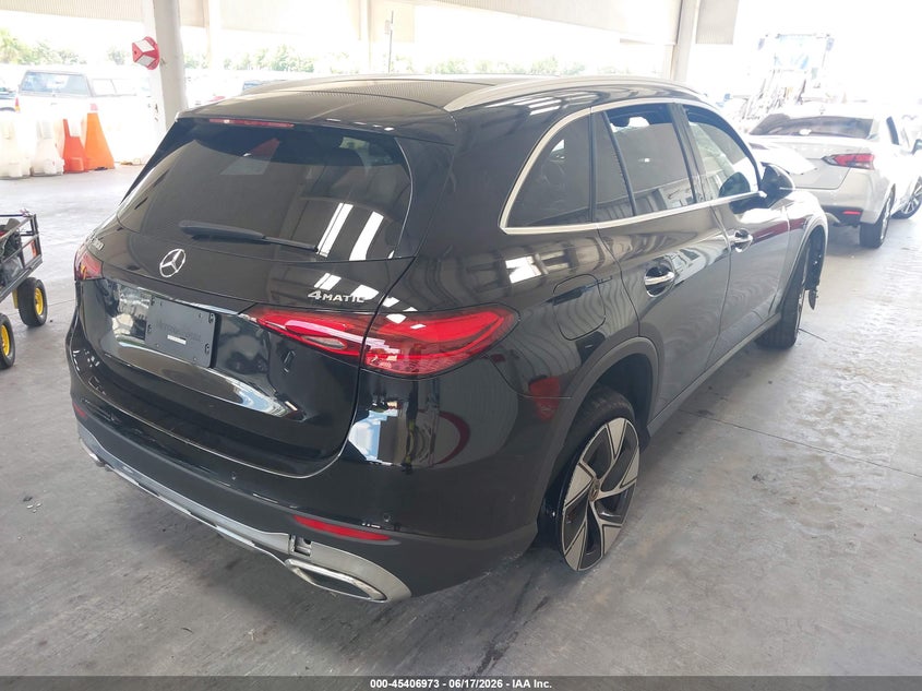 2024 Mercedes-benz Glc VIN W1NKM4HB4RF092405 IAAI salvage auction — FRONT END, Rebuildable (Florida), sold $10,450 on 2026-07-29 (photo 4)