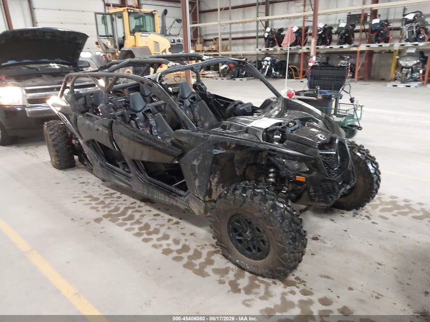 2023 Can-am/ brp VIN 3JBVEAV45PE001853 IAAI salvage auction — RIGHT REAR, Salvage Title, sold $13,700 on 2026-07-29 (photo 1)