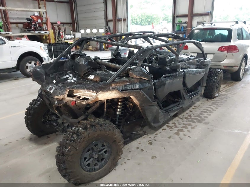 2023 Can-am/ brp VIN 3JBVEAV45PE001853 IAAI salvage auction — RIGHT REAR, Salvage Title, sold $13,700 on 2026-07-29 (photo 4)