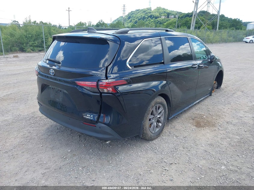 2021 Toyota Sienna VIN 5TDJSKFC0MS024197 IAAI salvage auction — LEFT FRONT, Salvage (Pennsylvania), sold $7,900 on 2026-07-09 (photo 4)