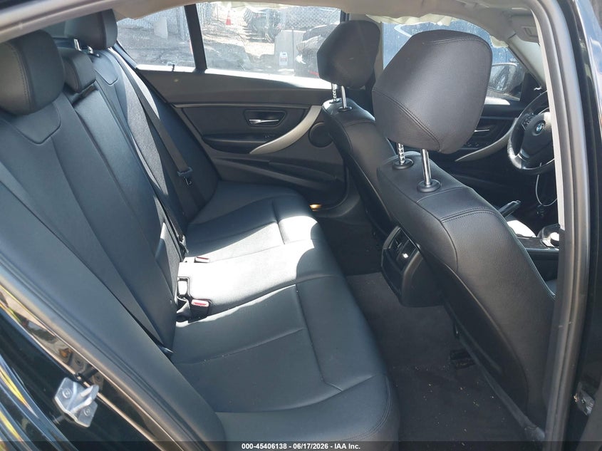 2017 BMW 3er VIN WBA8E5G36HNU43170 IAAI salvage auction — SIDE, Salvage (Florida), sold $1,800 on 2026-07-07 (photo 8)