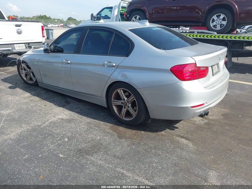 2014 BMW 3er VIN WBA3A5G57ENP29774 IAAI salvage auction — LEFT FRONT, Rebuildable (Florida), sold $875 on 2026-07-30 (photo 3)