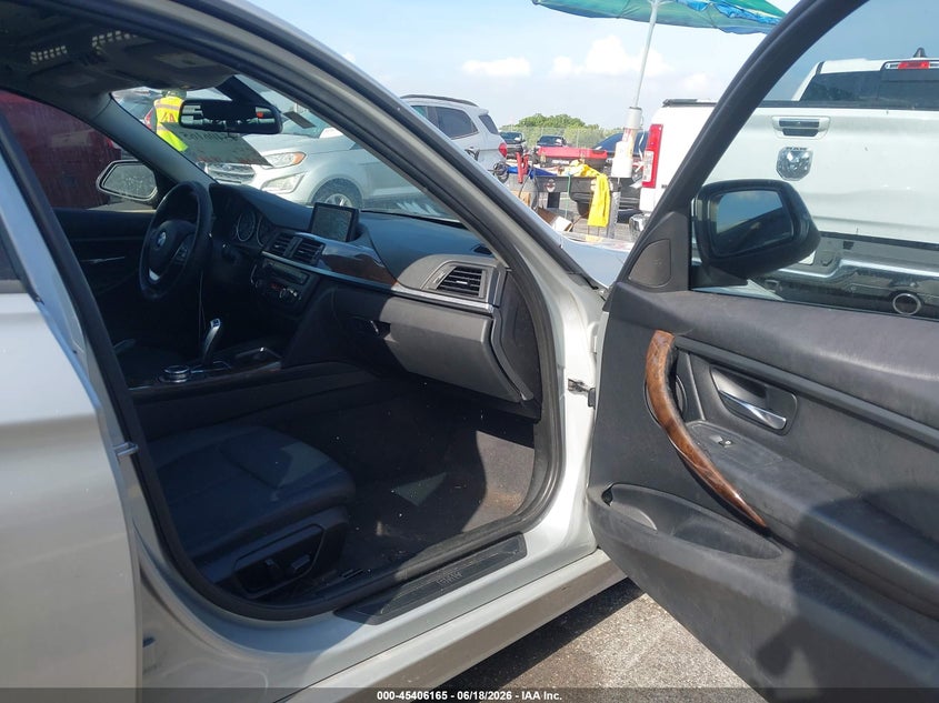 2014 BMW 3er VIN WBA3A5G57ENP29774 IAAI salvage auction — LEFT FRONT, Rebuildable (Florida), sold $875 on 2026-07-30 (photo 5)