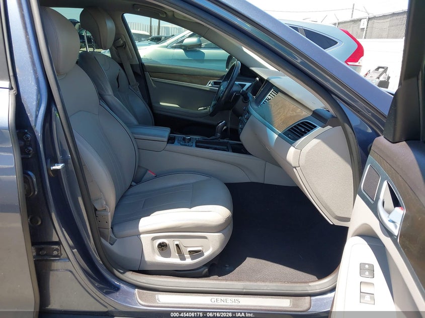 2015 Hyundai Genesis VIN KMHGN4JEXFU096301 IAAI salvage auction — NORMAL WEAR, Clear - Dealer Only (California), sold $2,300 on 2026-07-15 (photo 5)
