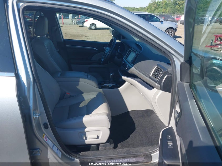 2019 Toyota Highlander VIN 5TDDGRFH3KS075676 IAAI salvage auction — FRONT END, Salvage (Virginia), sold $11,150 on 2026-07-13 (photo 5)