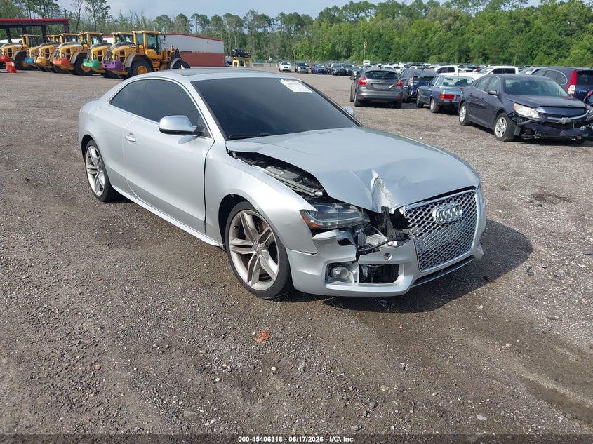 2011 Audi S5 VIN WAUVVAFR0BA028622 IAAI salvage auction — FRONT END, Rebuildable (Florida), sold $825 on 2026-07-28 (photo 1)