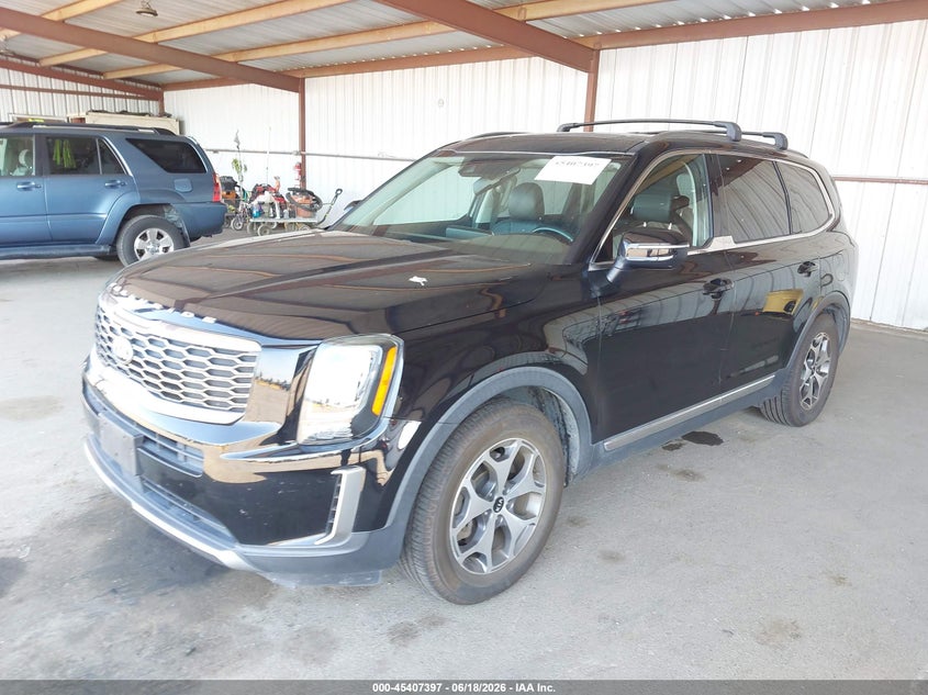 2020 Kia Telluride VIN 5XYP34HC1LG045555 IAAI salvage auction — RIGHT FRONT, Salvage (California), sold $6,750 on 2026-07-30 (photo 2)